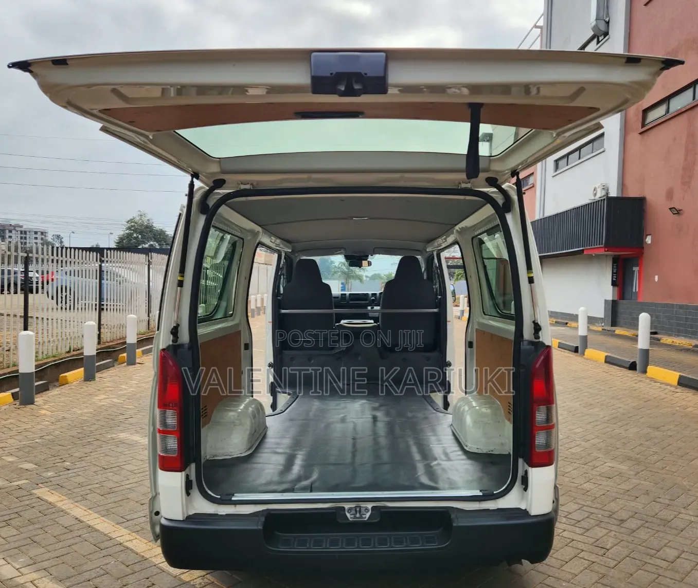 Toyota Grand HiAce 2002 White