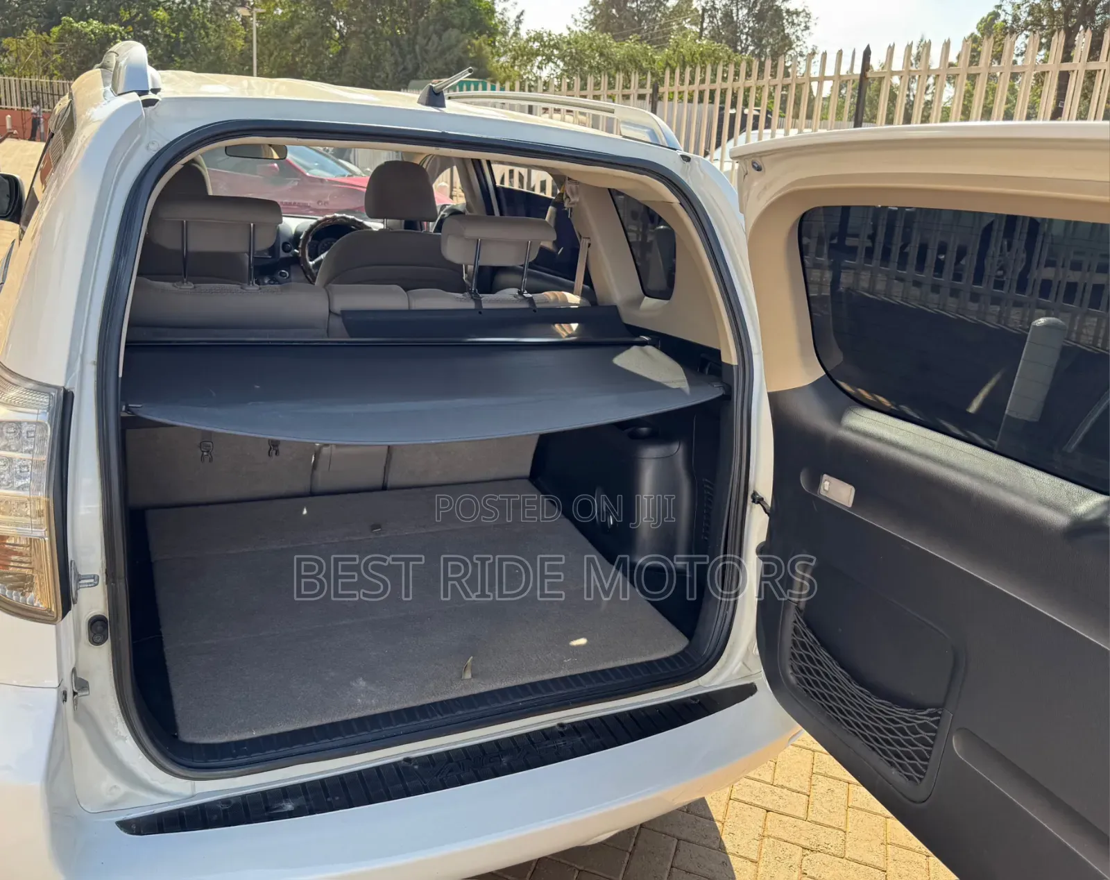 Toyota Vanguard 2008 White
