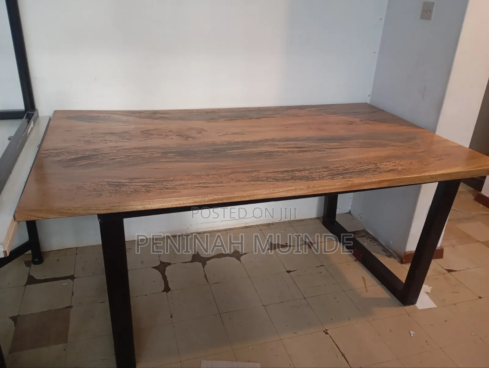 Selling Office Furnitures