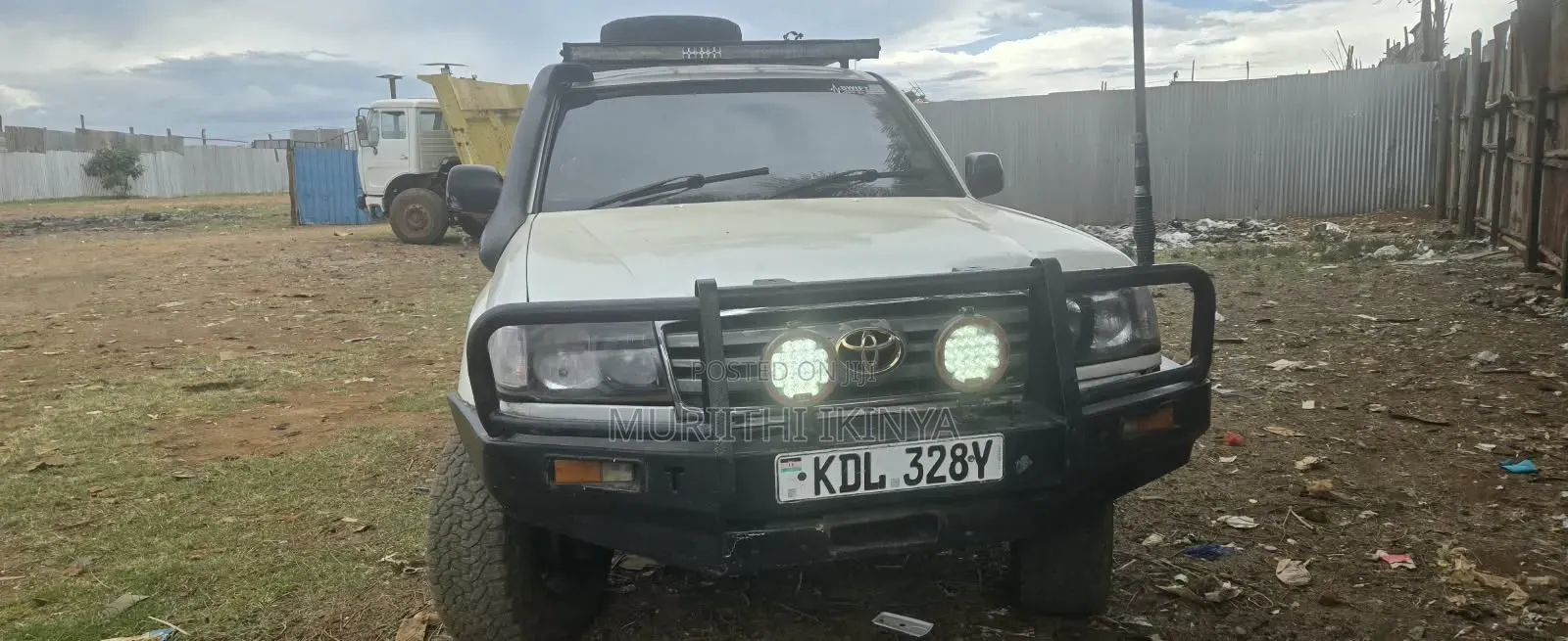 Toyota Land Cruiser 2004 White
