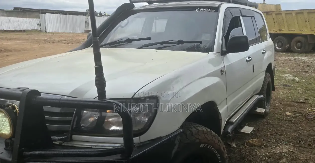 Toyota Land Cruiser 2004 White