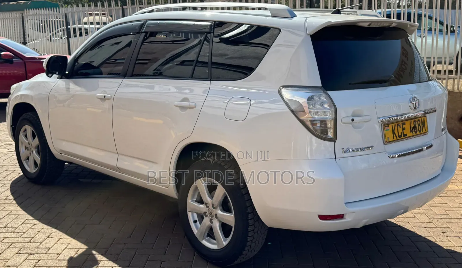 Toyota Vanguard 2008 White