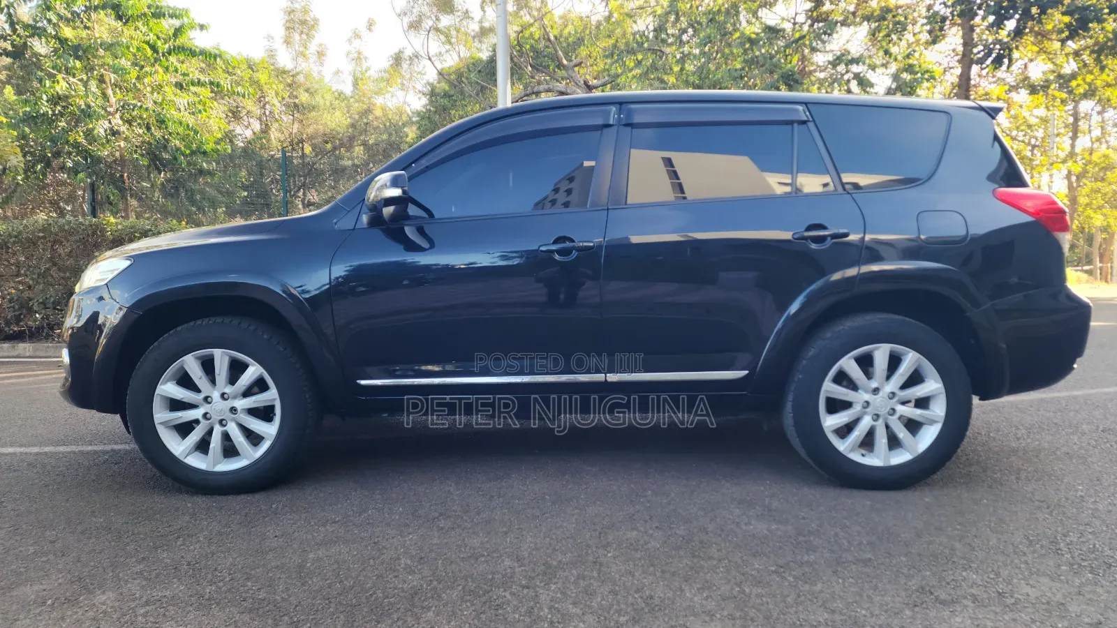 Toyota Vanguard 2012 Black