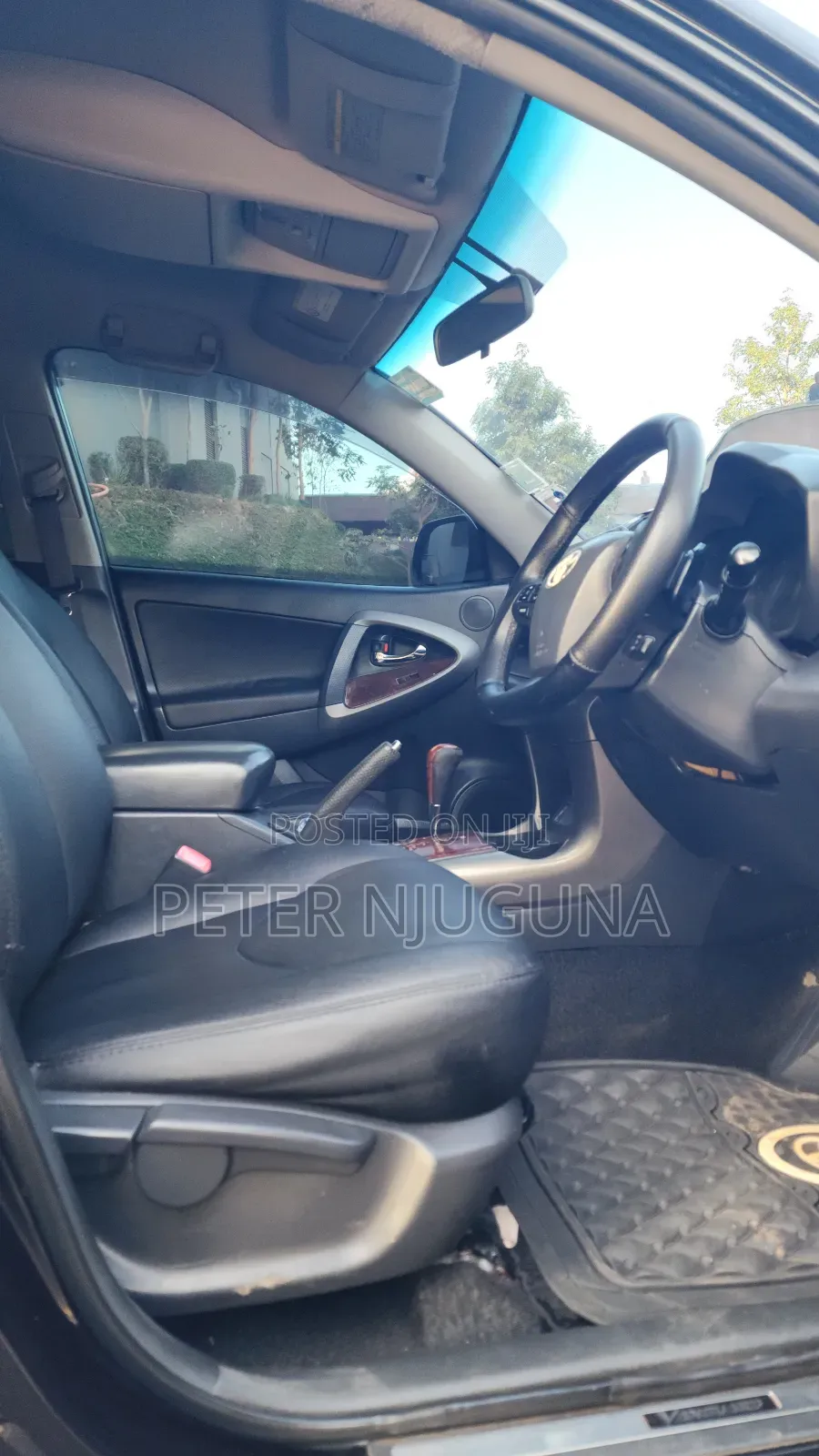 Toyota Vanguard 2012 Black