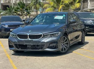 BMW 320i Sedan RWD 2020 Gray
