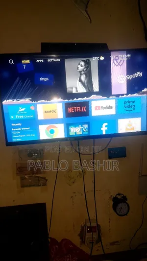CTC 32 Inch Smart Android TV - Netflix Youtube - Free Wall Mount