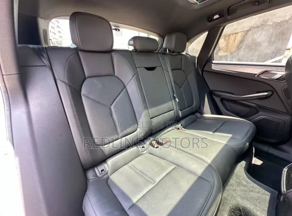 Porsche Macan Base 2019 White