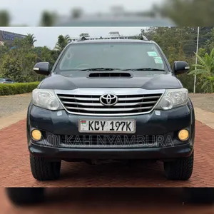 Toyota Fortuner 2013 Black
