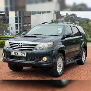 Toyota Fortuner 2013 Black