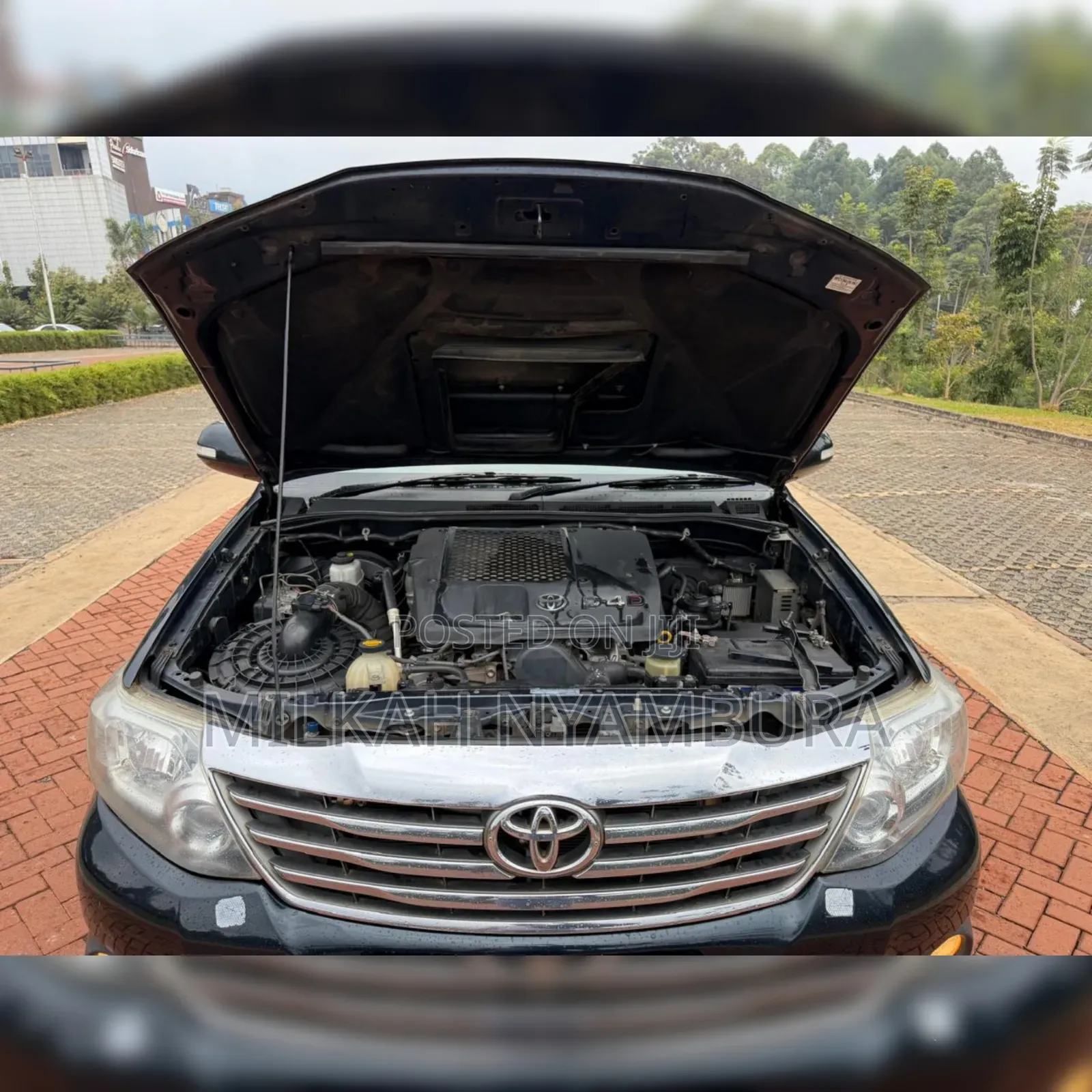 Toyota Fortuner 2013 Black