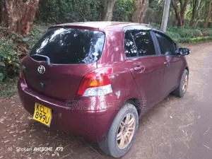 Toyota Vitz 2010 Maroon