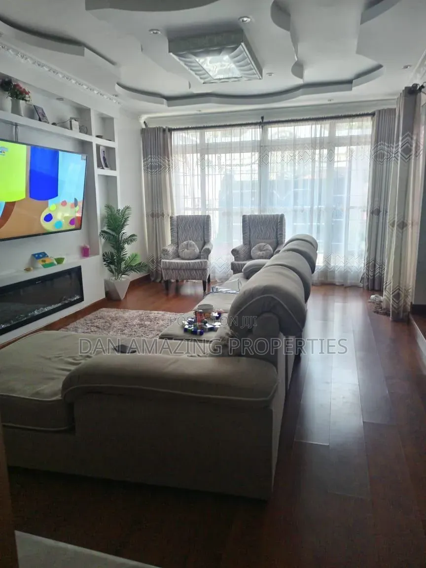 6bdrm Townhouse/Terrace in Sossian Estate, Komarock for sale