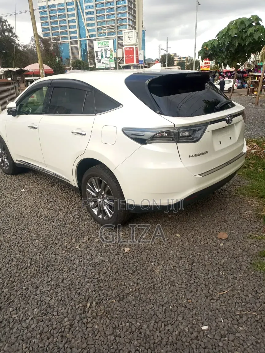 Toyota Harrier 2.0 2016 Pearl