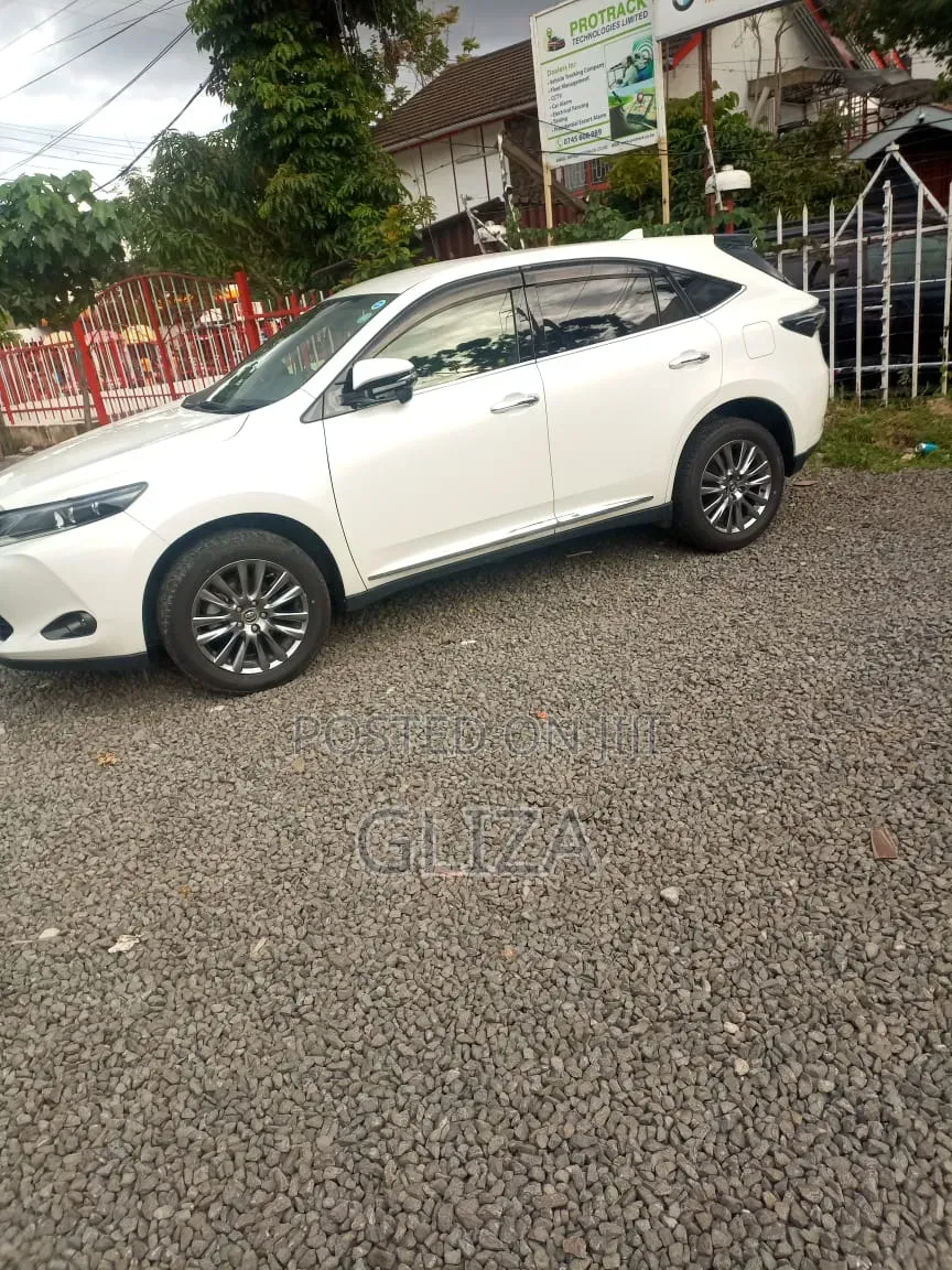 Toyota Harrier 2.0 2016 Pearl