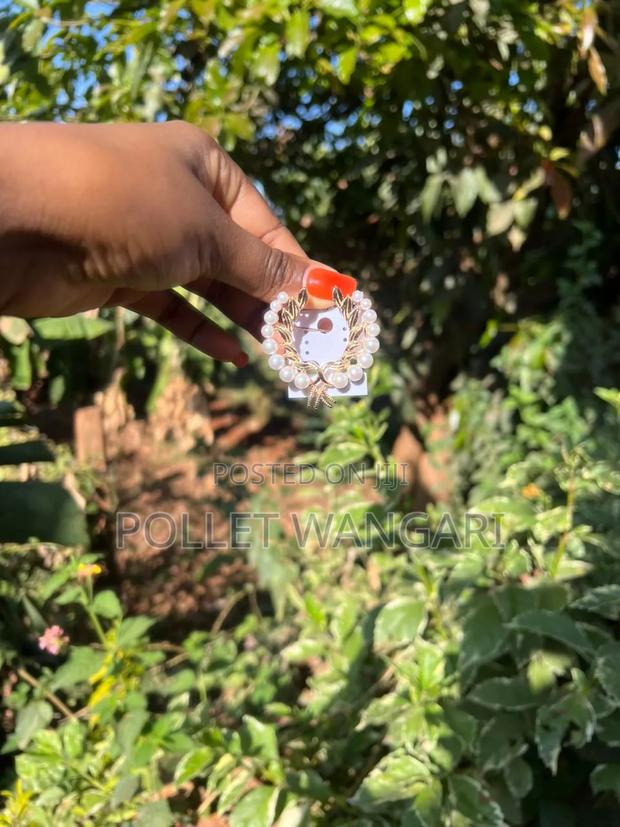 New Stylish Brooches - thumbnail 2