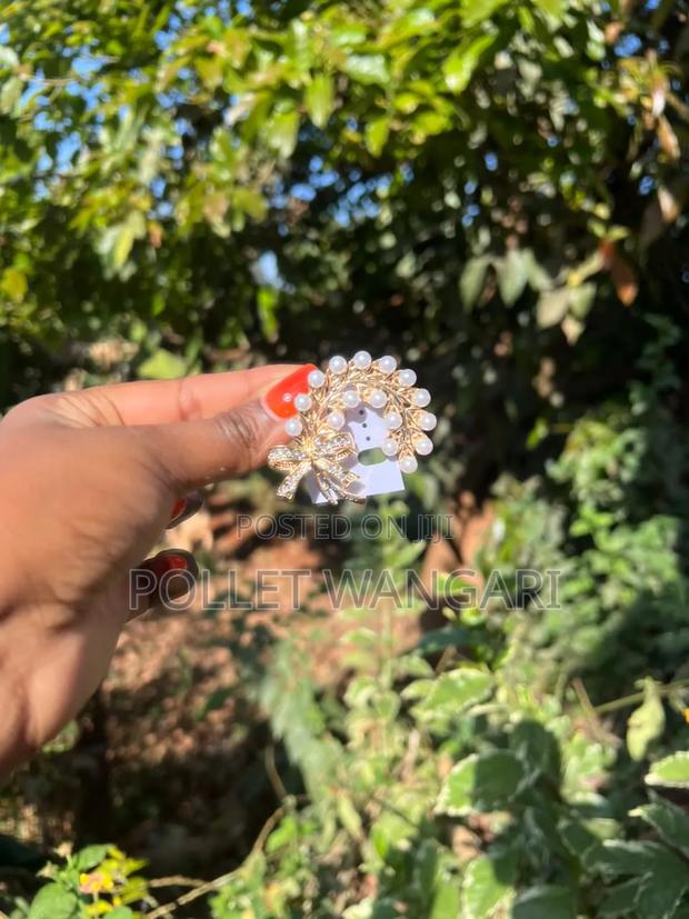 New Stylish Brooches - thumbnail 4