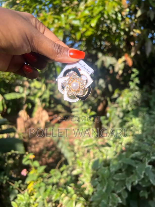 New Stylish Brooches - thumbnail 12