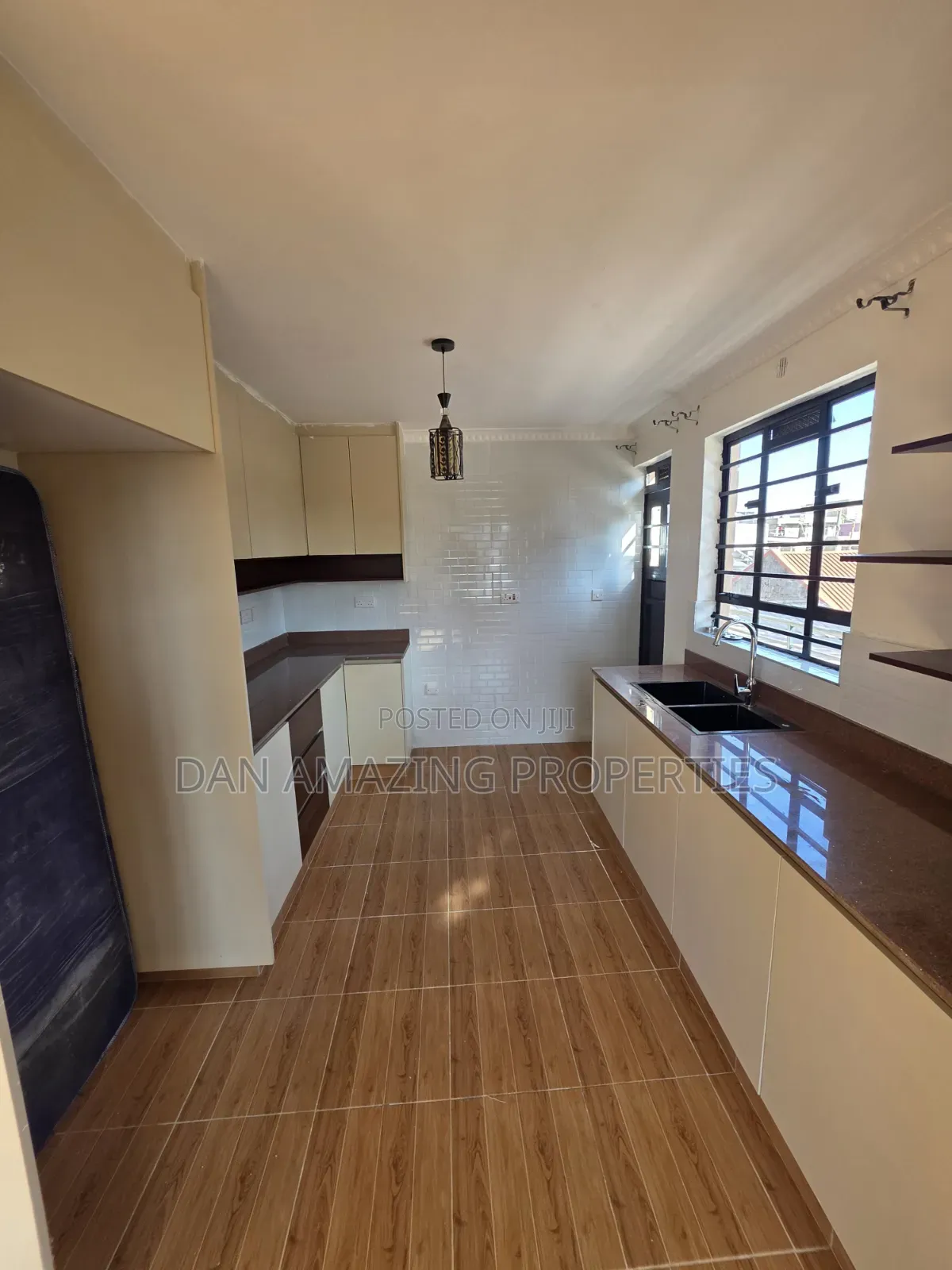 3bdrm House in Kenyatta Rd for rent