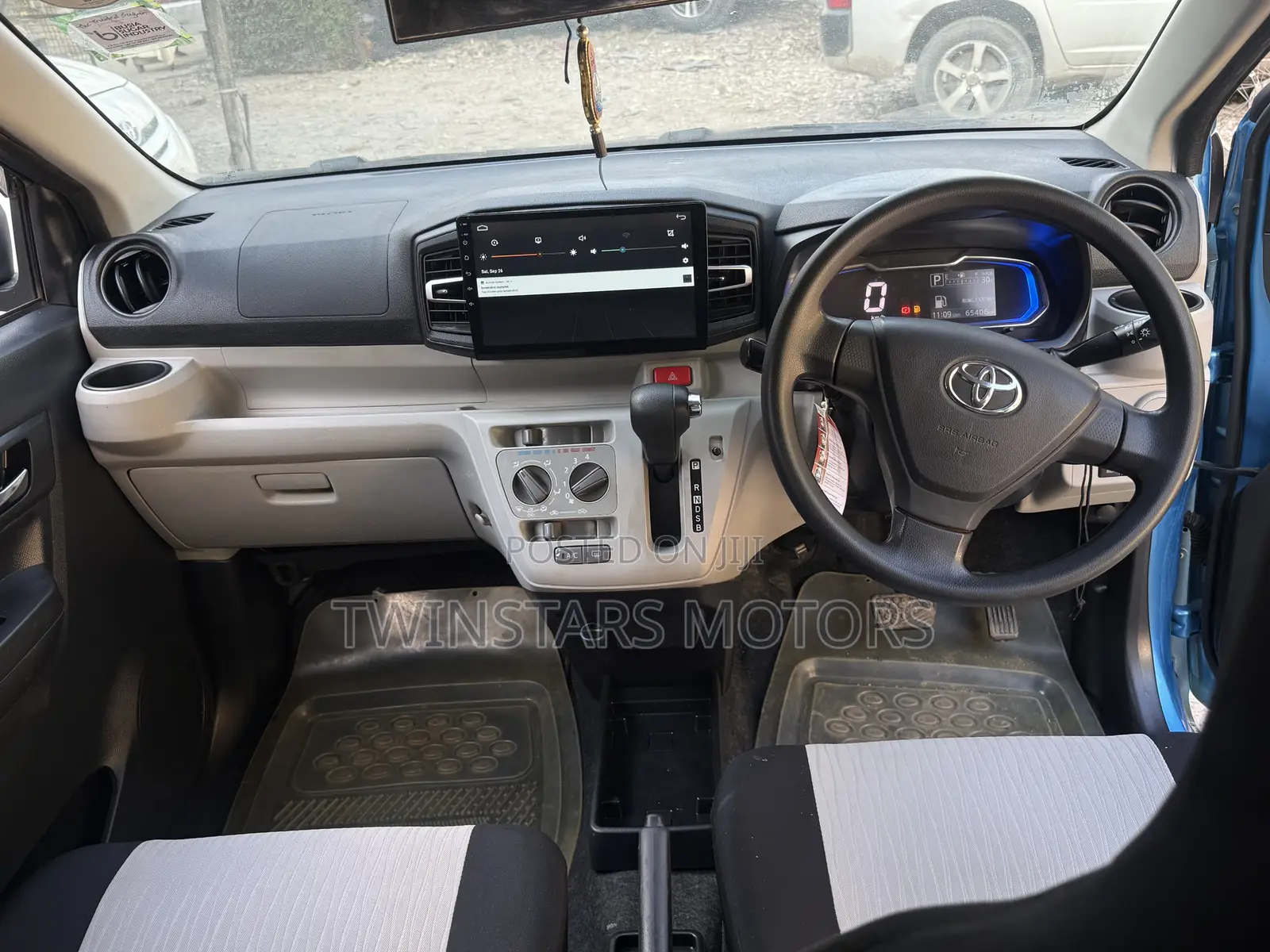 Toyota Pixis 2018 Blue