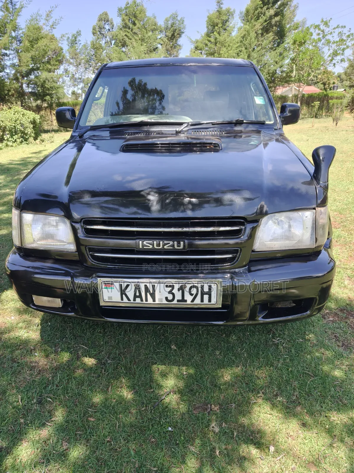 Isuzu Trooper 2000 Black