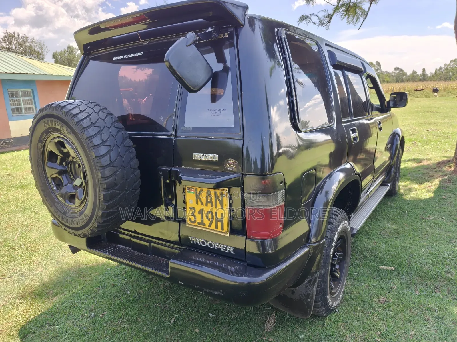 Isuzu Trooper 2000 Black