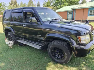 Isuzu Trooper 2000 Black
