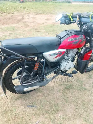 Bajaj Boxer 125 2025 Red