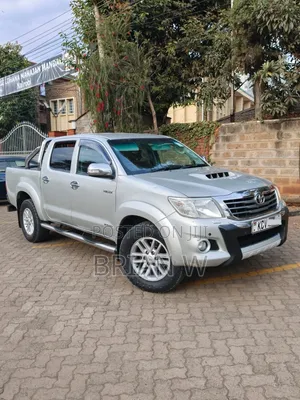 Toyota Hilux 2012 Silver