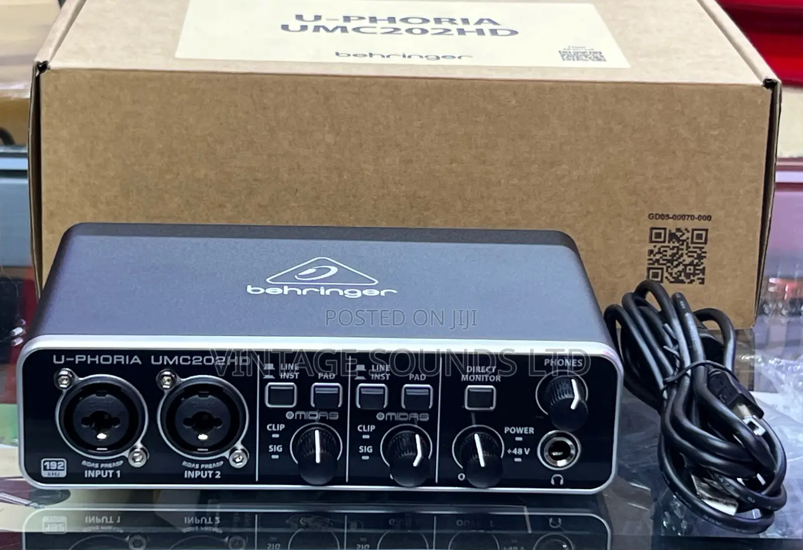 Behringer UMC202HD 2x2 USB Audio Interface for Studio