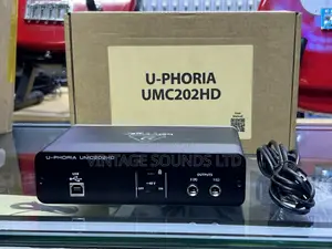 Behringer UMC202HD 2x2 USB Audio Interface for Studio