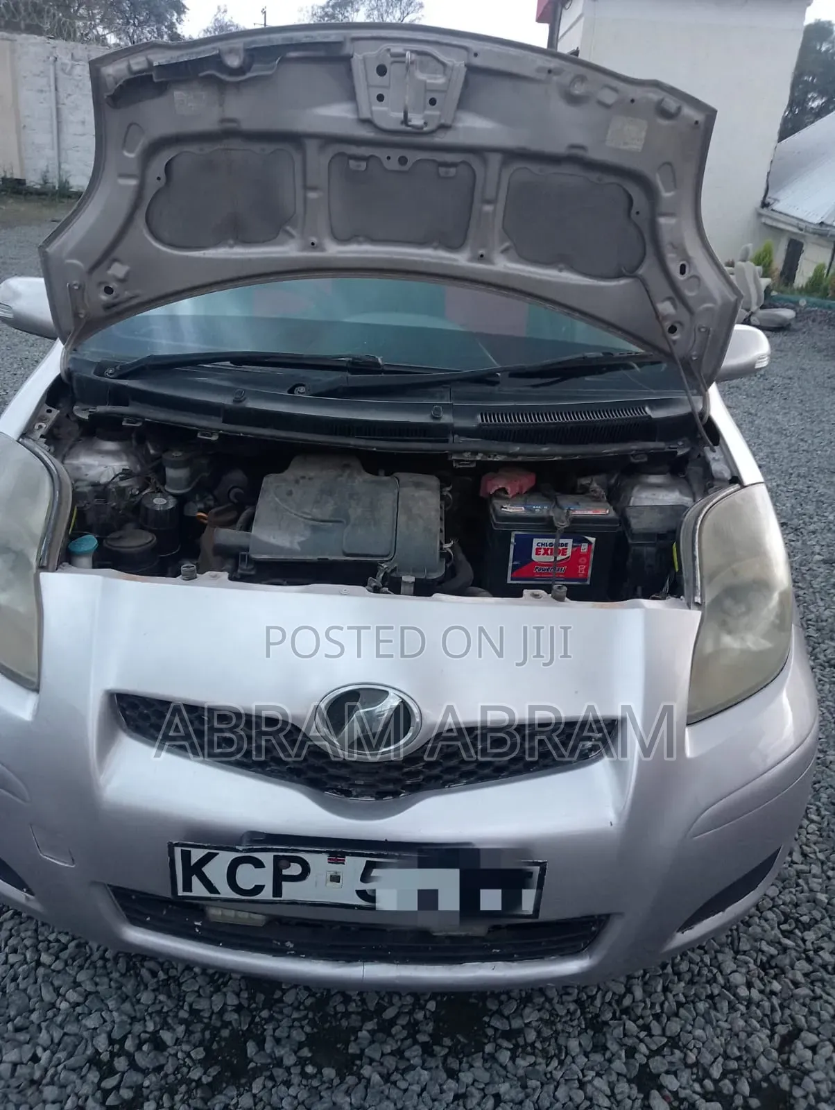 Toyota Vitz 2009 Silver