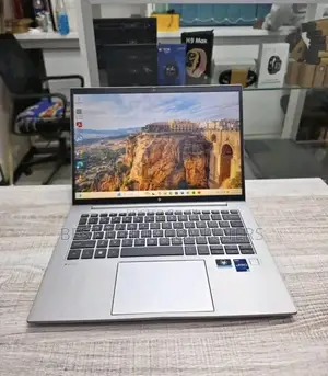 Laptop HP ZBook Firefly G9 16GB Intel Core i7 SSD 512GB