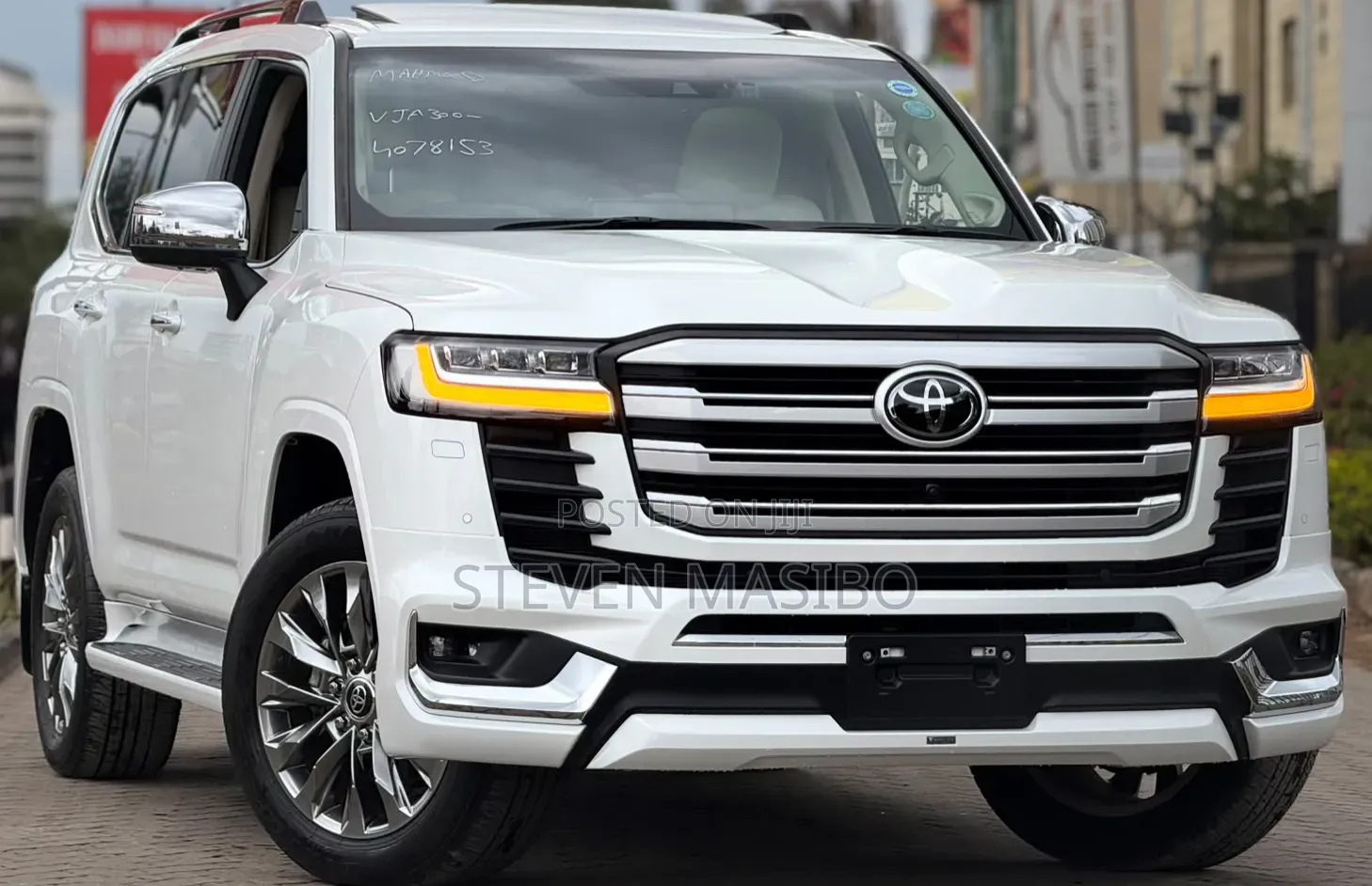 Toyota Land Cruiser LC300 2023 White