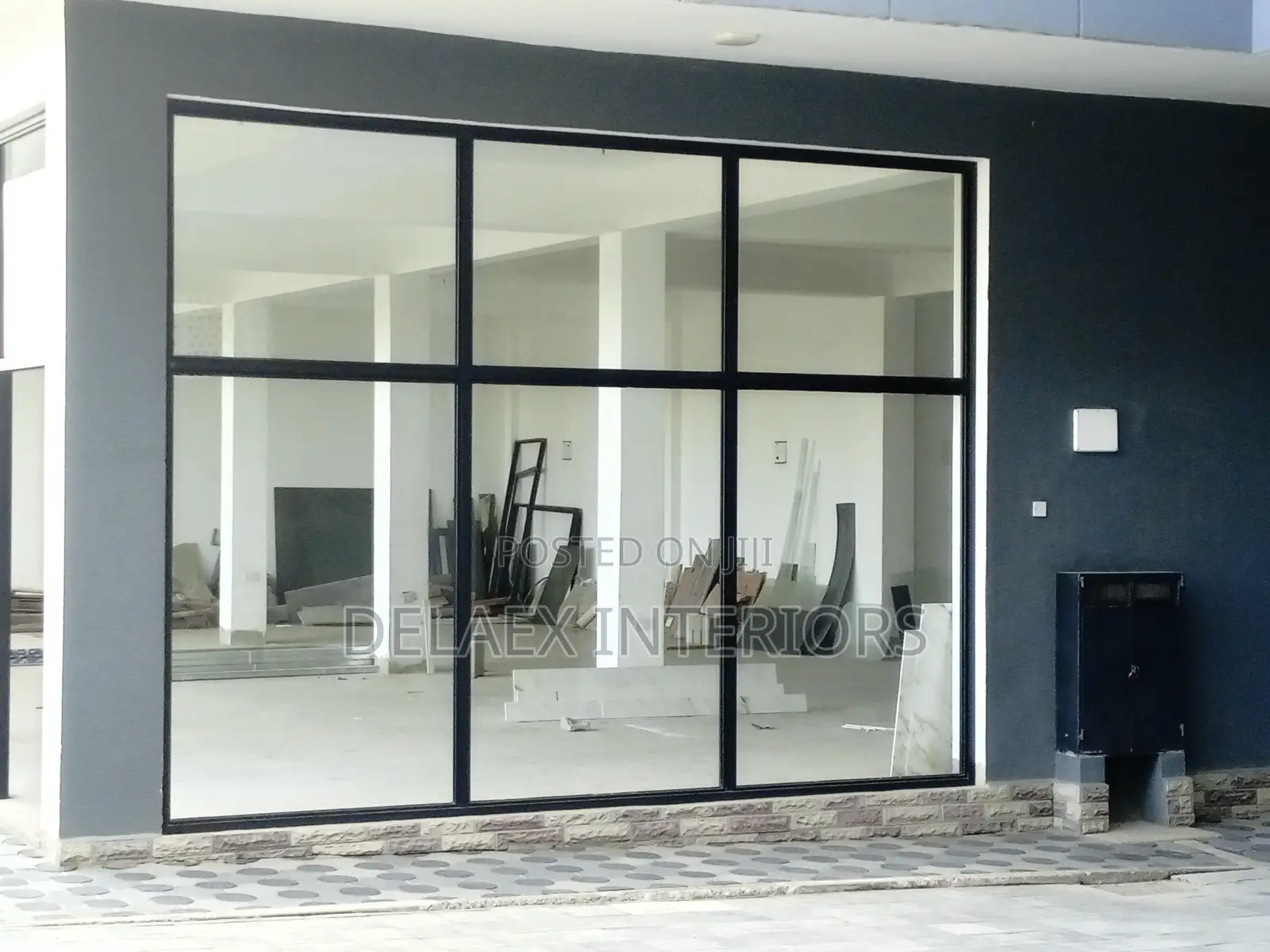 Laminated Safety Glass Partitions
