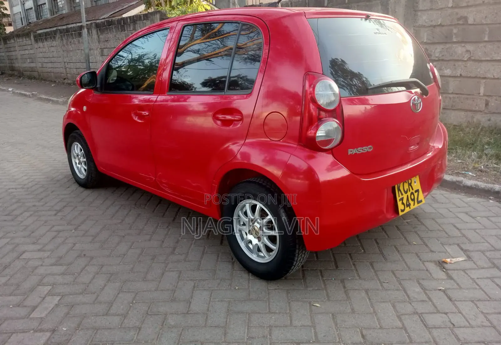Toyota Passo 2011 Red