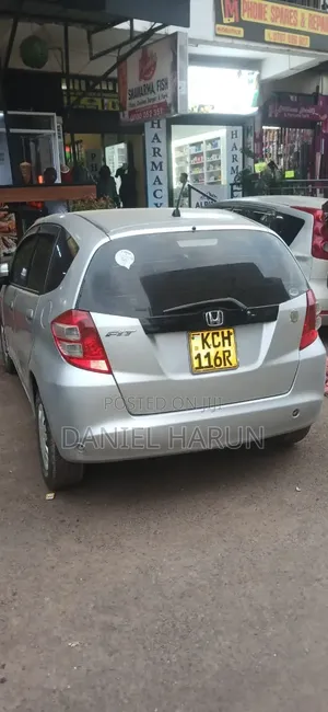 Honda Fit Automatic 2011 Silver