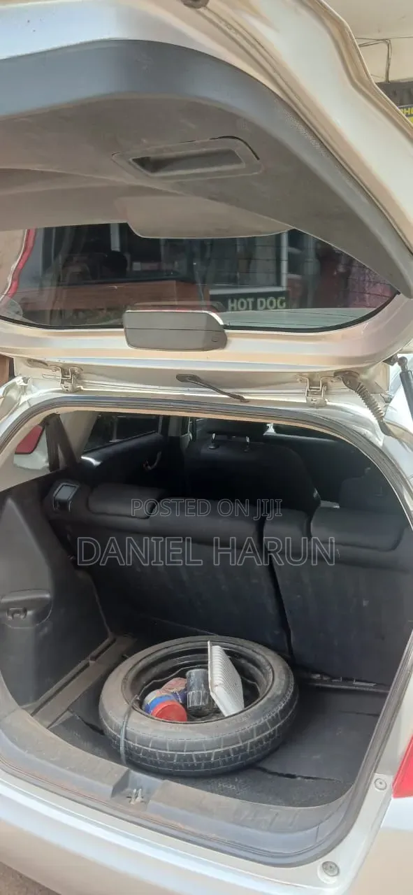 Honda Fit Automatic 2011 Silver