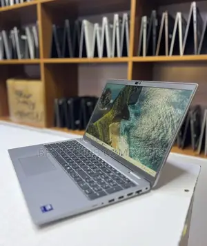Laptop Dell Latitude 5550 8GB Intel Core i7 SSD 256GB