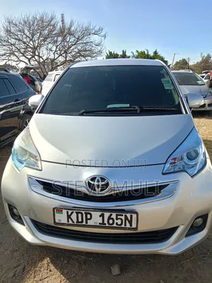 Toyota Ractis 1.5 FWD 2016 Silver