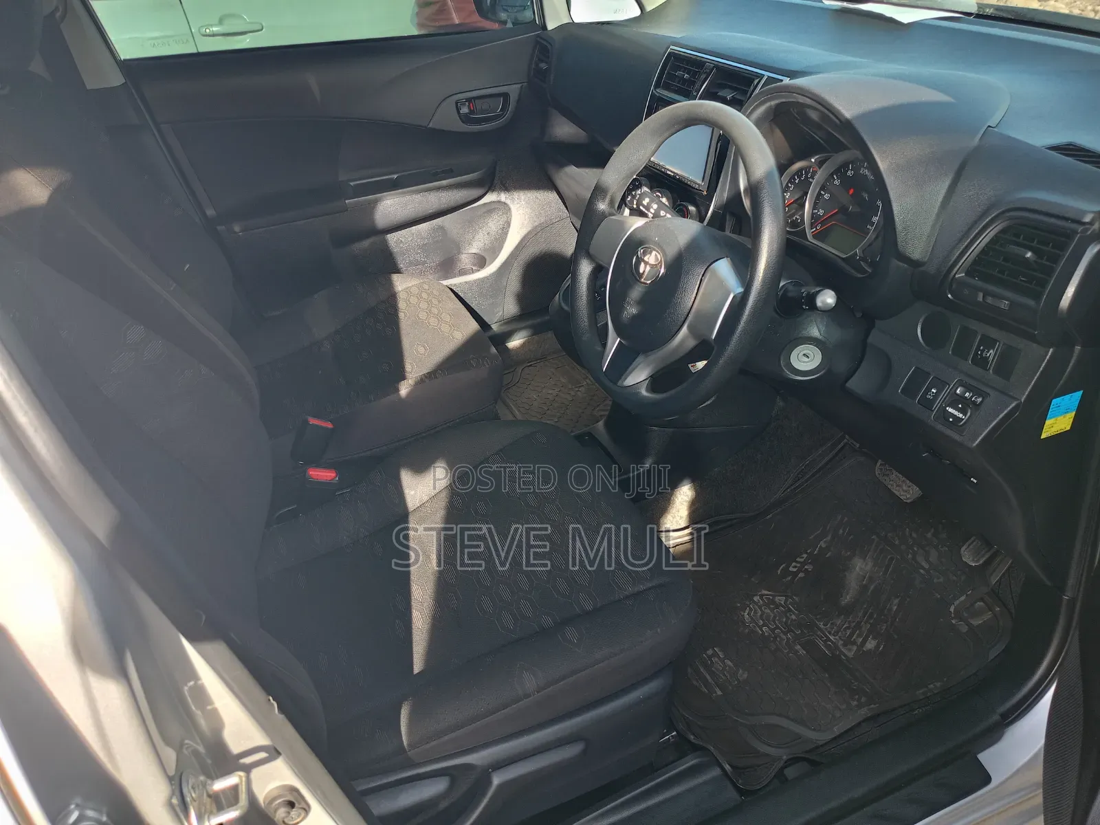 Toyota Ractis 1.5 FWD 2016 Silver