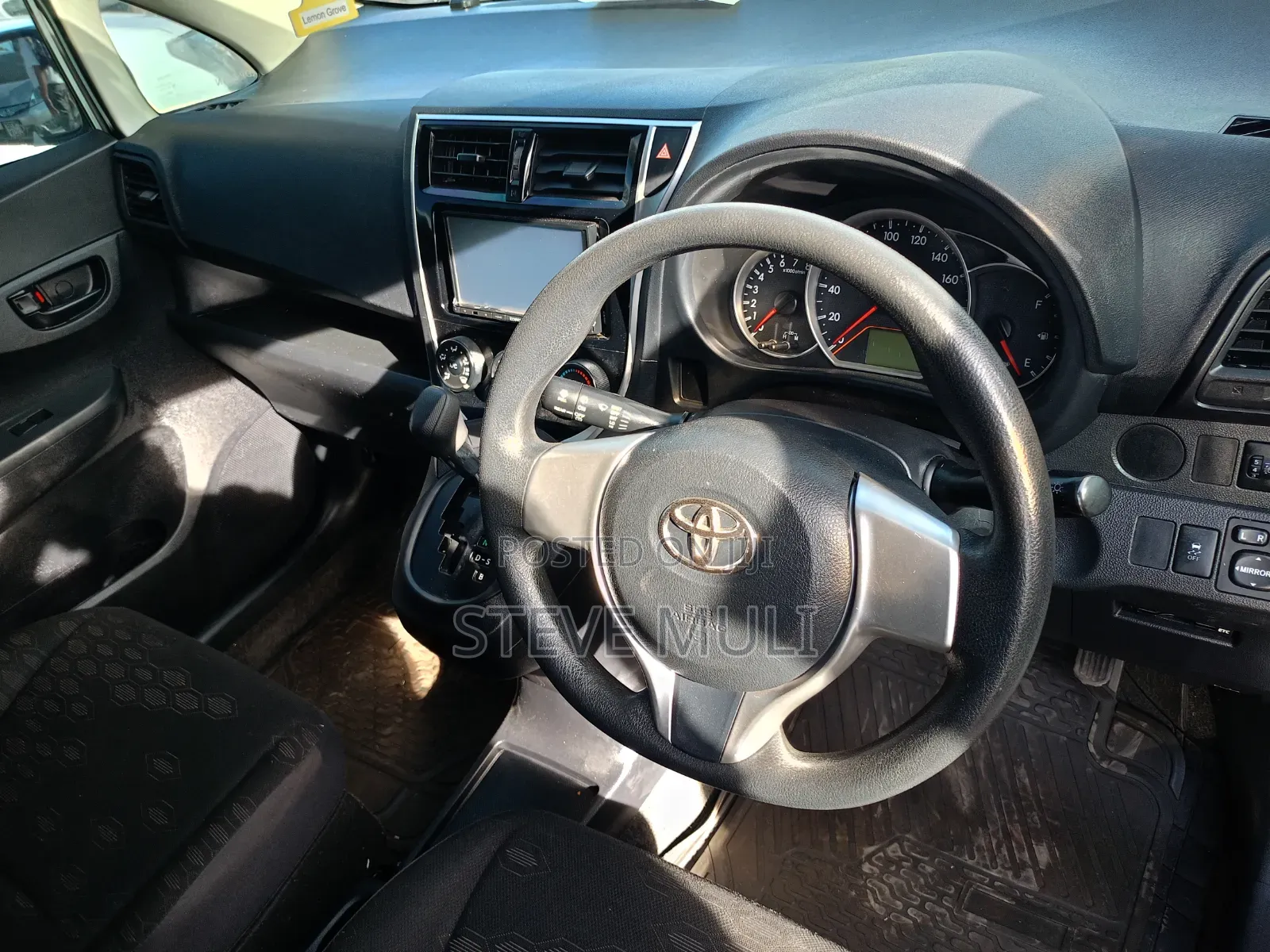 Toyota Ractis 1.5 FWD 2016 Silver