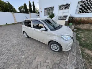 Toyota Passo 1.0 FWD 2018 Beige