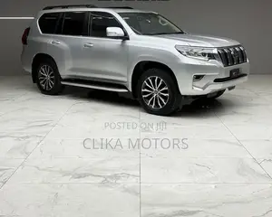 Toyota Land Cruiser Prado 2.8 2022 Silver