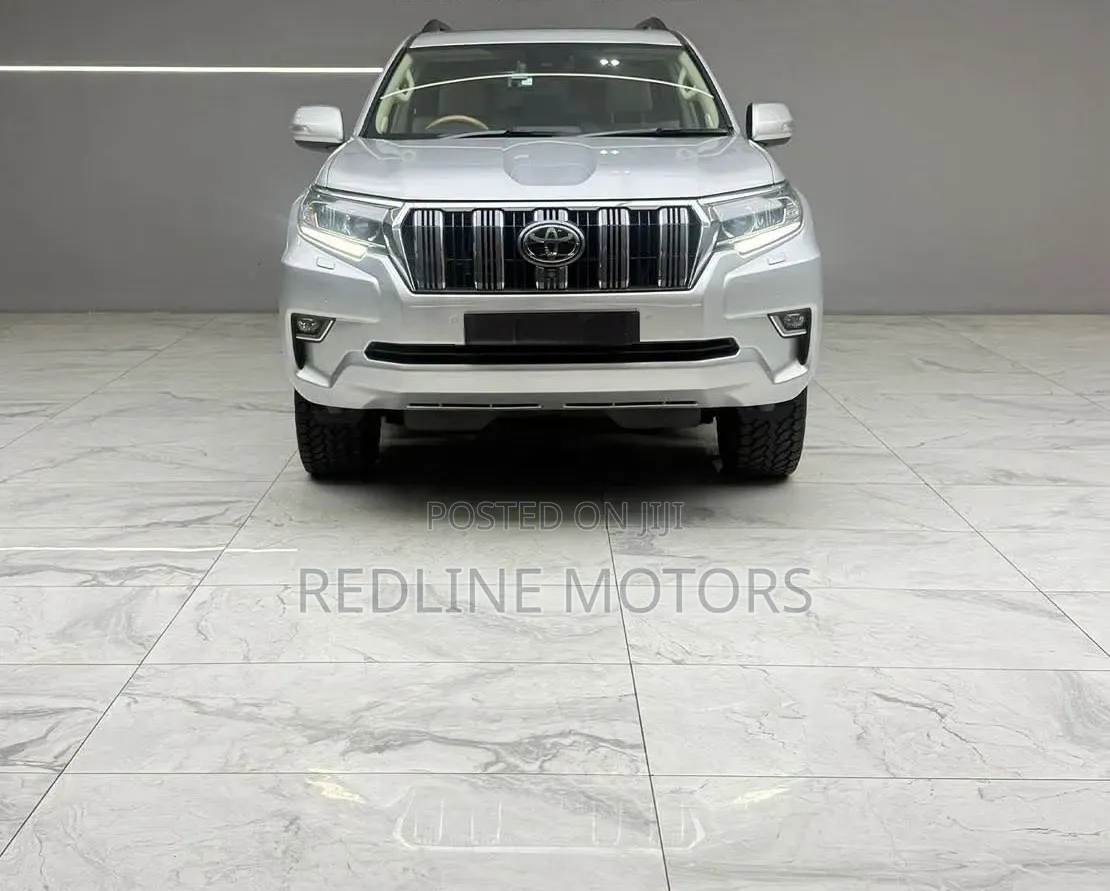 Toyota Land Cruiser Prado 2.8 2022 Silver