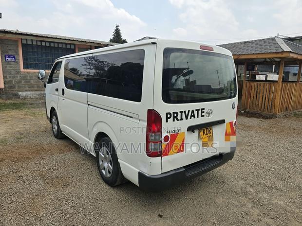 Toyota HiAce 2018 White