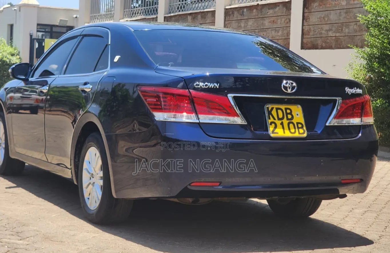 Toyota Crown 2014 Blue
