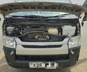 Toyota HiAce 2018 White