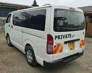 Toyota HiAce 2018 White