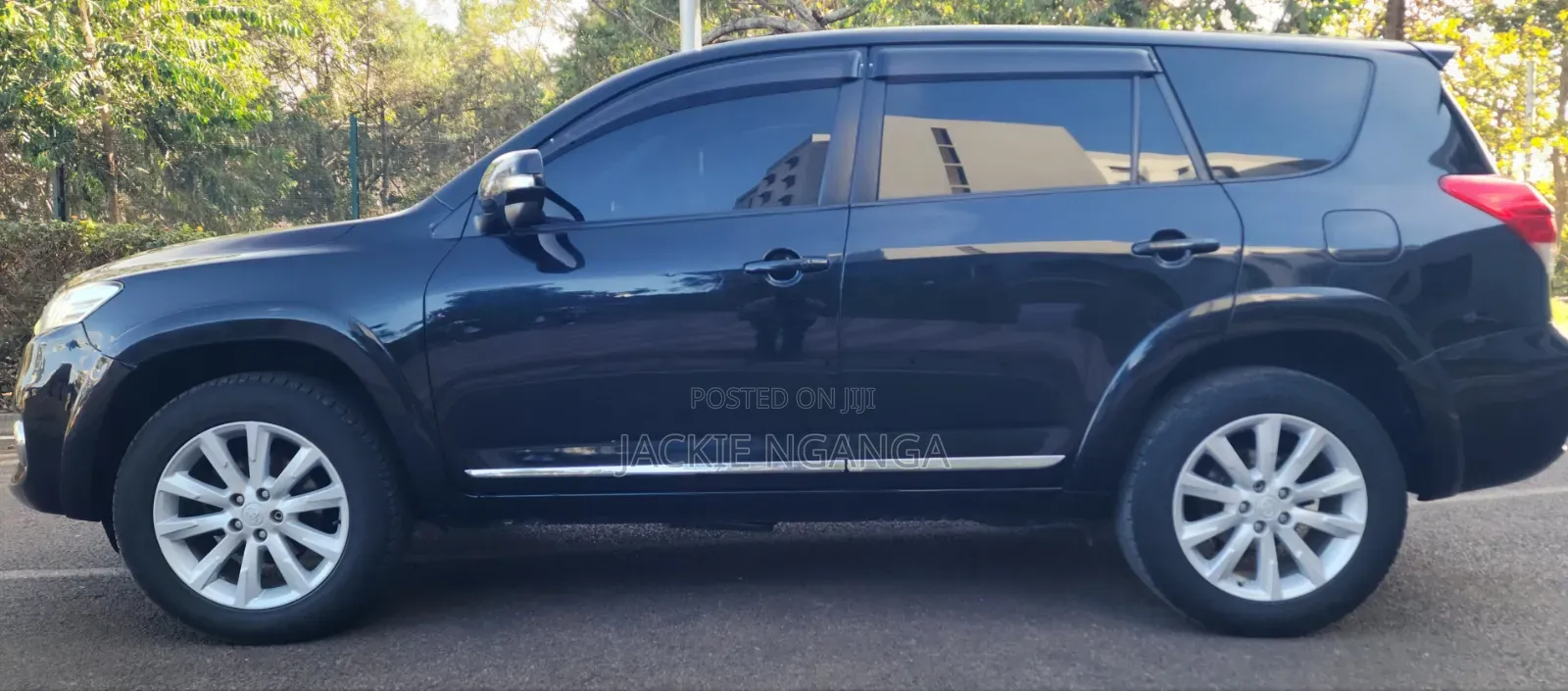 Toyota Vanguard 2012 Black