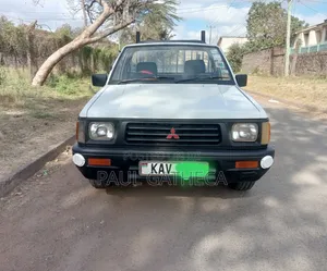 Mitsubishi L200 2005 White